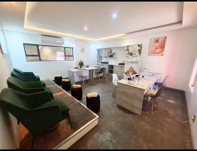 300M² RETAIL FOR SALE IN VANDERBIJLPARK SE 2